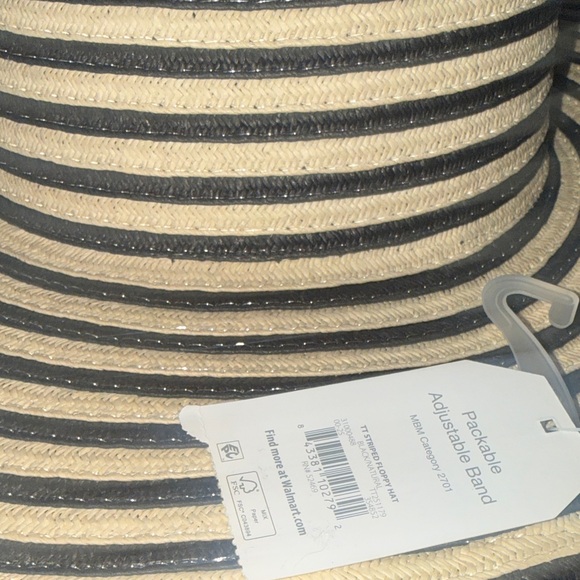 ๐ Time and Tru Black and White Striped Women's Hat - Picture 2 of 2